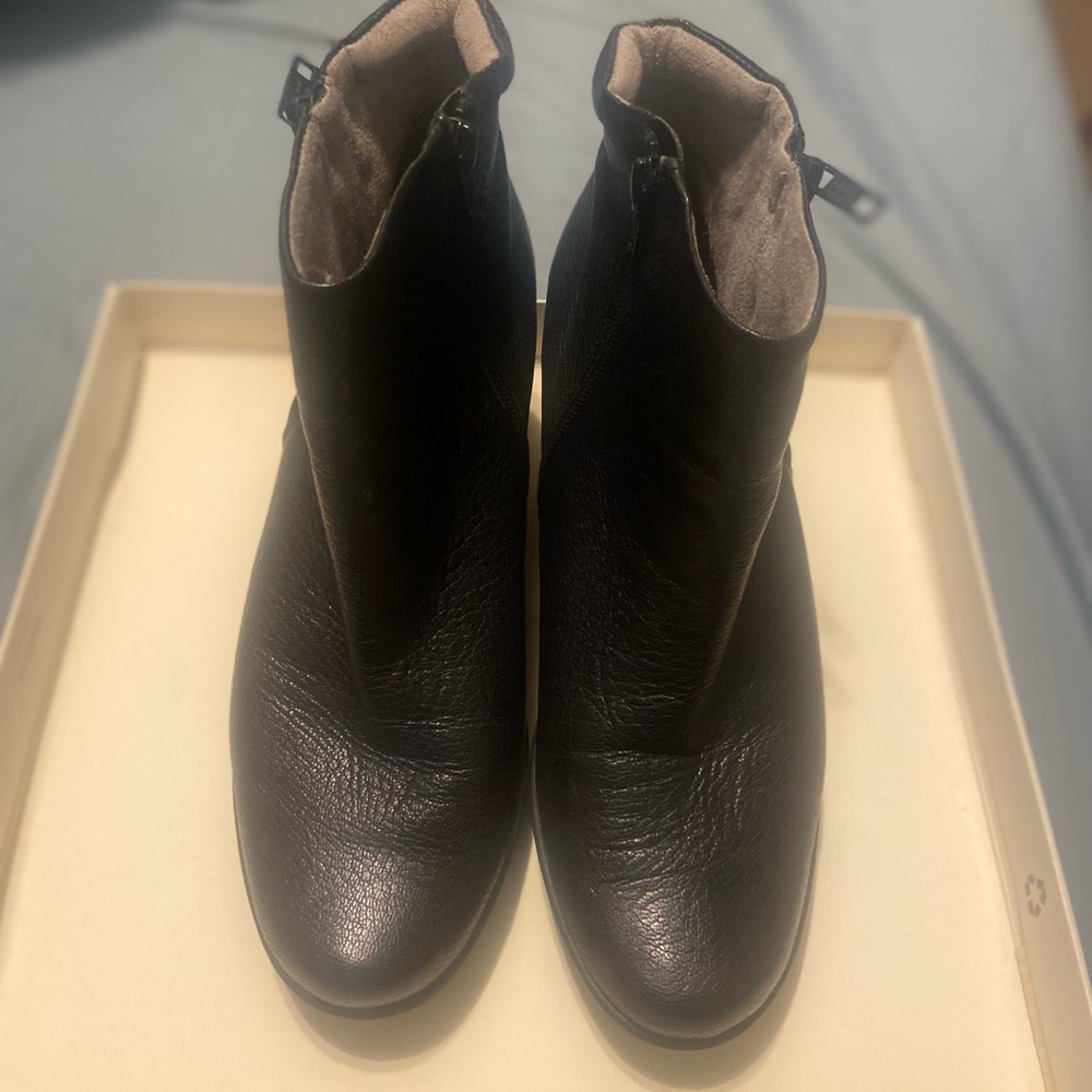 Naturalizer Quintana Black Wedge Lea size 10 wide width